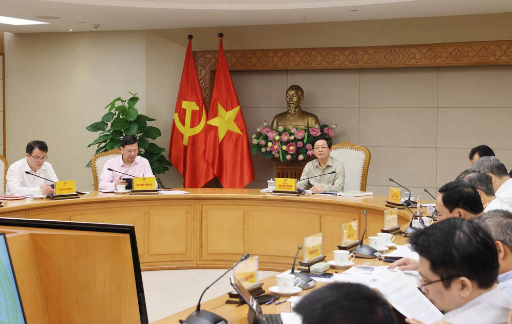 Phó Thủ tướng Hồ Quốc Dũng: Quy hoạch sử dụng đất quốc gia phải bám sát mục tiêu phát triển nhanh, bền vững - Ảnh 3. Phó Thủ tướng Hồ Quốc Dũng: Quy hoạch sử dụng đất quốc gia phải bám sát mục tiêu phát triển nhanh, bền vững - Ảnh 3.