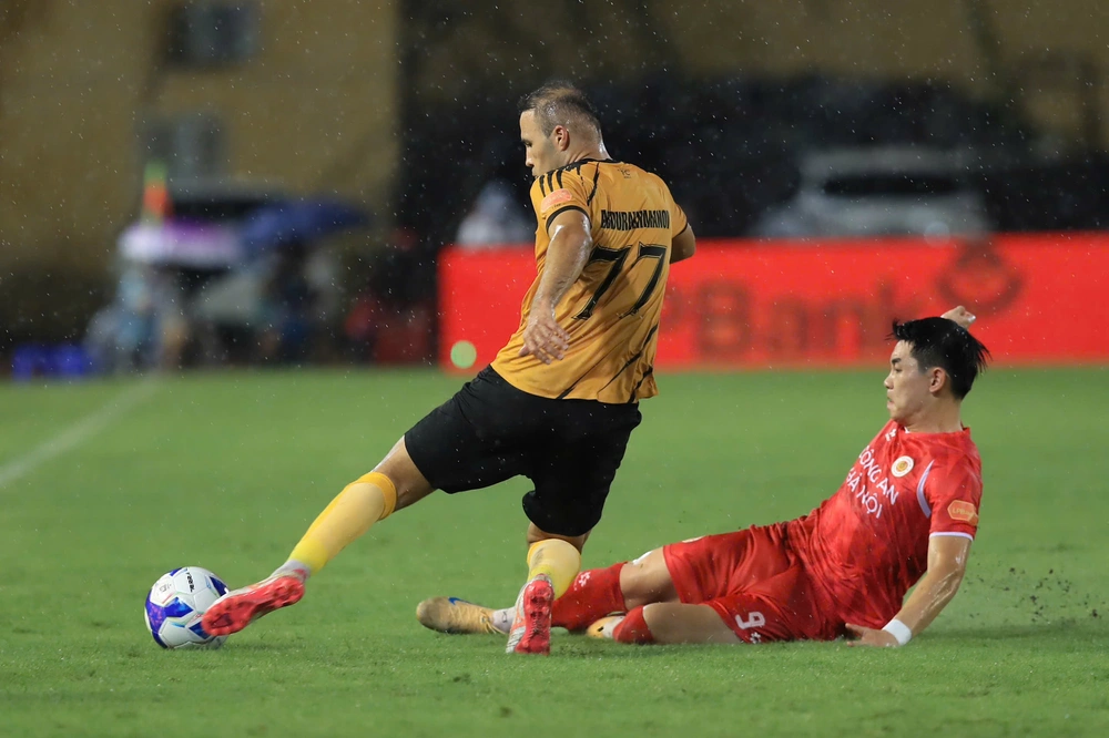 Đình Bắc lỡ kỷ lục nhưng V-League vẫn chờ một tiền đạo biểu tượng mới - Ảnh 1. Đình Bắc lỡ kỷ lục nhưng V-League vẫn chờ một tiền đạo biểu tượng mới - Ảnh 1.