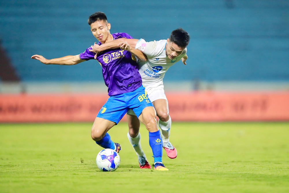 Lịch thi đấu bóng đá hôm nay 24/5: Trực tiếp Hà Tĩnh vs Công An Hà Nội, Hà Nội vs Thép Xanh Nam Định - Ảnh 1. Lịch thi đấu bóng đá hôm nay 24/5: Trực tiếp Hà Tĩnh vs Công An Hà Nội, Hà Nội vs Thép Xanh Nam Định - Ảnh 1.