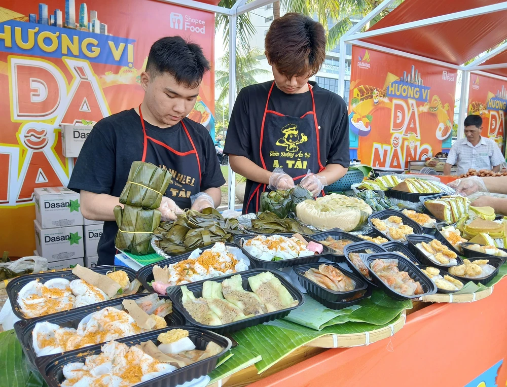Phát triển du lịch ẩm thực gắn với bản sắc văn hóa - Ảnh 1.