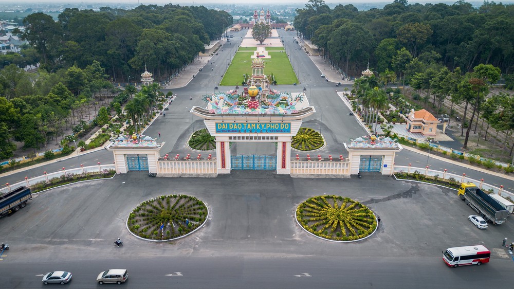 Tòa Thánh Cao Đài Tây Ninh - điểm nhấn du lịch văn hóa độc đáo vùng Nam Bộ - Ảnh 3.