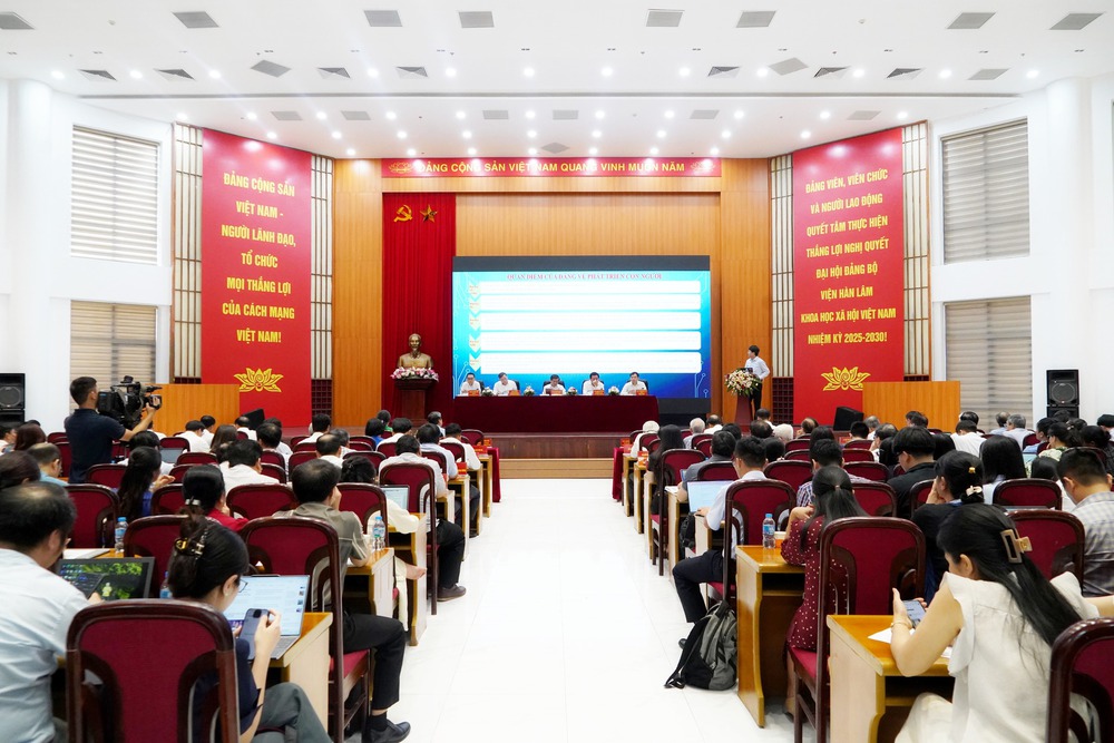 Hướng tới phát triển toàn diện con người Việt Nam - Ảnh 4. Hướng tới phát triển toàn diện con người Việt Nam - Ảnh 4.
