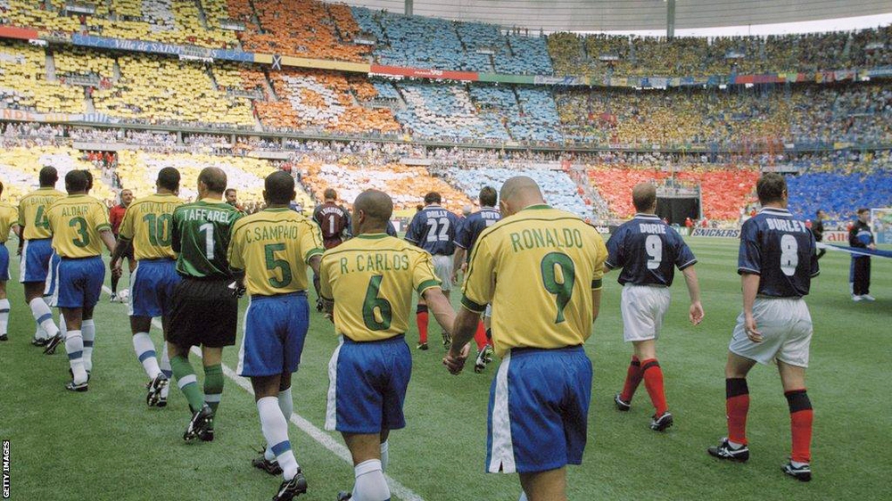 Chuyện World Cup ngày xưa: France 98 - kỳ World Cup gieo tình yêu bóng đá vào trái tim của cả một thế hệ - Ảnh 3.