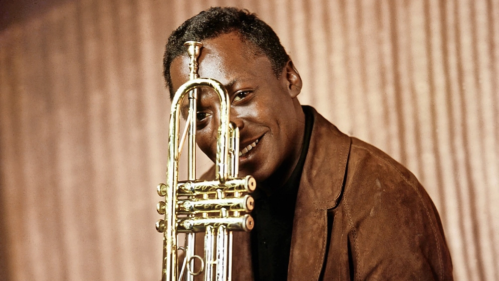 Một thế kỷ Miles Davis: Huyền thoại trumpet khiến jazz thay đổi mãi mãi - Ảnh 8. Một thế kỷ Miles Davis: Huyền thoại trumpet khiến jazz thay đổi mãi mãi - Ảnh 8.