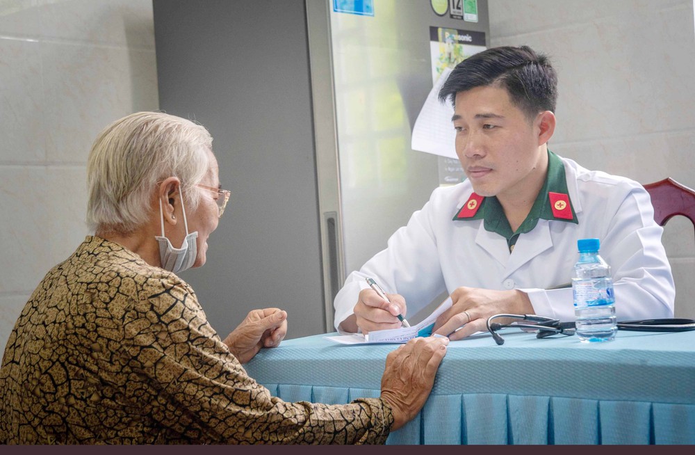 Xây dựng xã, phường xã hội chủ nghĩa: Y tế là nền tảng, giáo dục là thước đo - Ảnh 1. Xây dựng xã, phường xã hội chủ nghĩa: Y tế là nền tảng, giáo dục là thước đo - Ảnh 1.