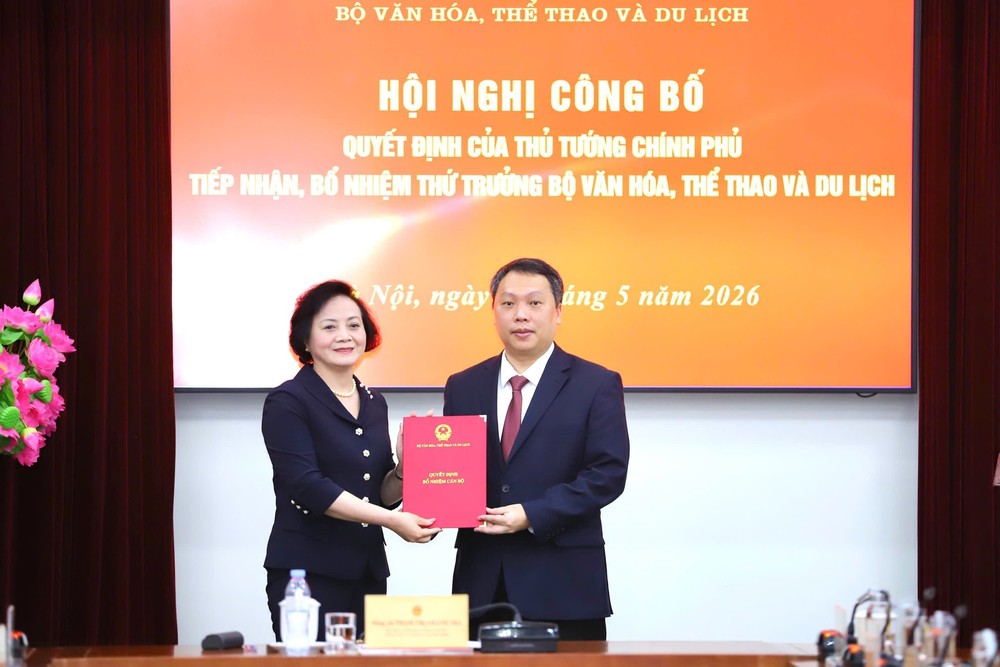 Trao quyết định bổ nhiệm ông Nguyễn Huy Dũng làm Thứ trưởng Bộ Văn hóa, Thể thao và Du lịch - Ảnh 1. Trao quyết định bổ nhiệm ông Nguyễn Huy Dũng làm Thứ trưởng Bộ Văn hóa, Thể thao và Du lịch - Ảnh 1.