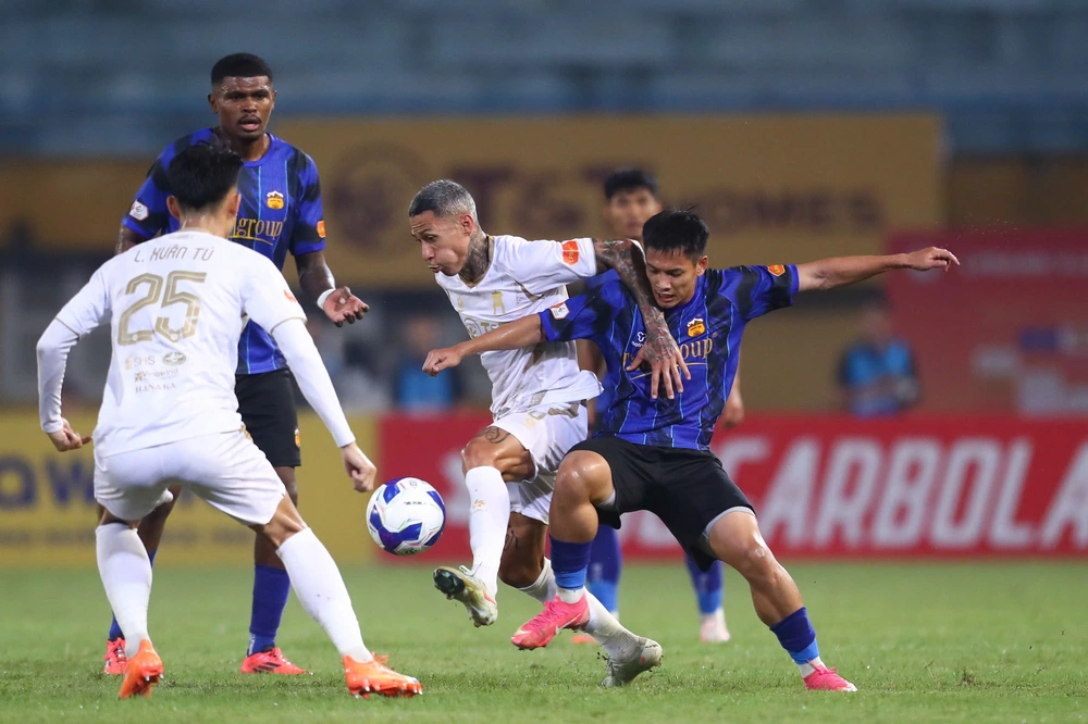 Hoàng Hên thăng hoa, Hà Nội FC khiến HAGL lâm nguy - Ảnh 3. Hoàng Hên thăng hoa, Hà Nội FC khiến HAGL lâm nguy - Ảnh 3.