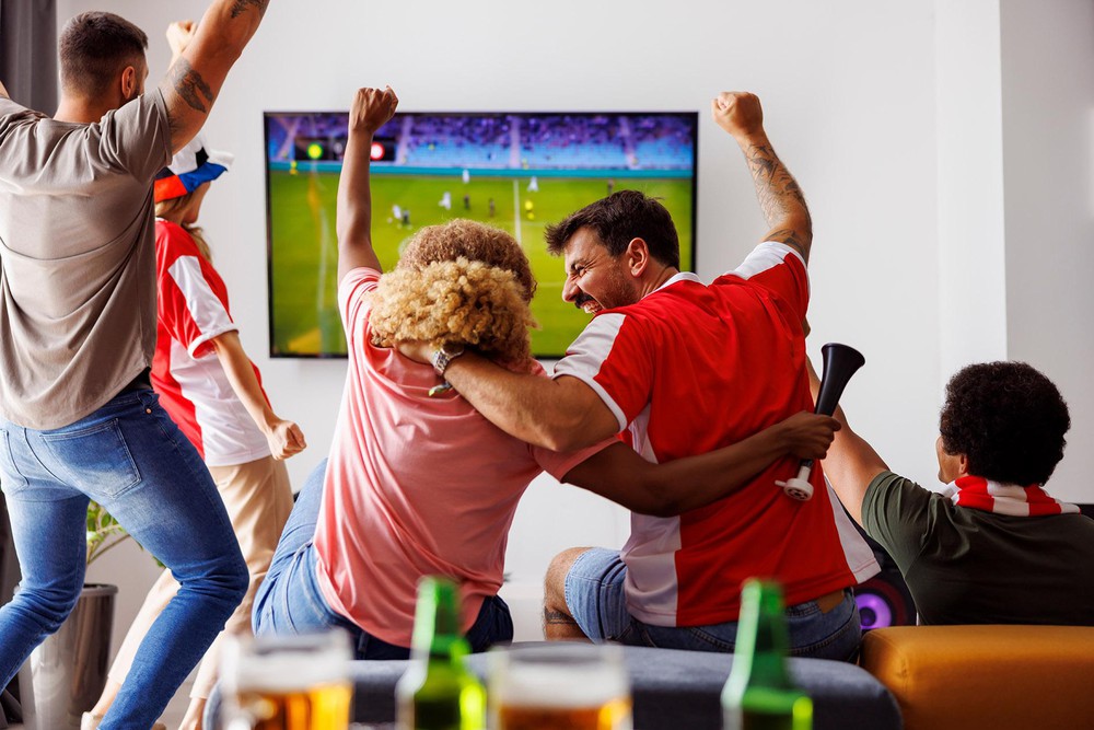 Nỗi lo dân công sở giả ốm, tìm cách trốn việc để xem World Cup 2026 - Ảnh 2. Nỗi lo dân công sở giả ốm, tìm cách trốn việc để xem World Cup 2026 - Ảnh 2.