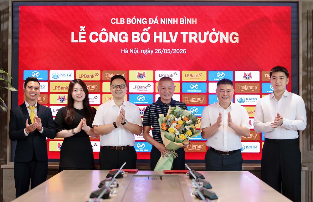 HLV Chu Đình Nghiêm: 'Tôi sẽ xây dựng Ninh Bình thành đội bóng có bản sắc' - Ảnh 1. HLV Chu Đình Nghiêm: 'Tôi sẽ xây dựng Ninh Bình thành đội bóng có bản sắc' - Ảnh 1.