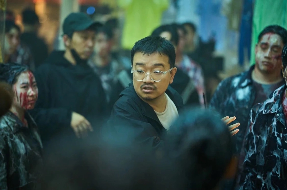 "Colony" tạo địa chấn phòng vé 2026 - hồi sinh cơn sốt zombie Hàn Quốc - Ảnh 2. "Colony" tạo địa chấn phòng vé 2026 - hồi sinh cơn sốt zombie Hàn Quốc - Ảnh 2.