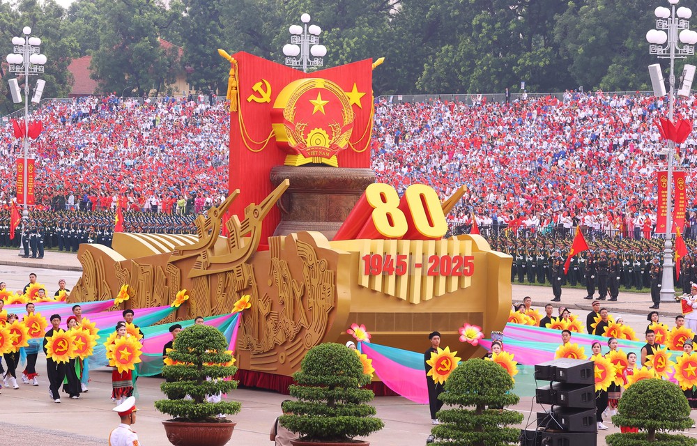 Phát triển con người từ chiều sâu văn hóa - Ảnh 1. Phát triển con người từ chiều sâu văn hóa - Ảnh 1.