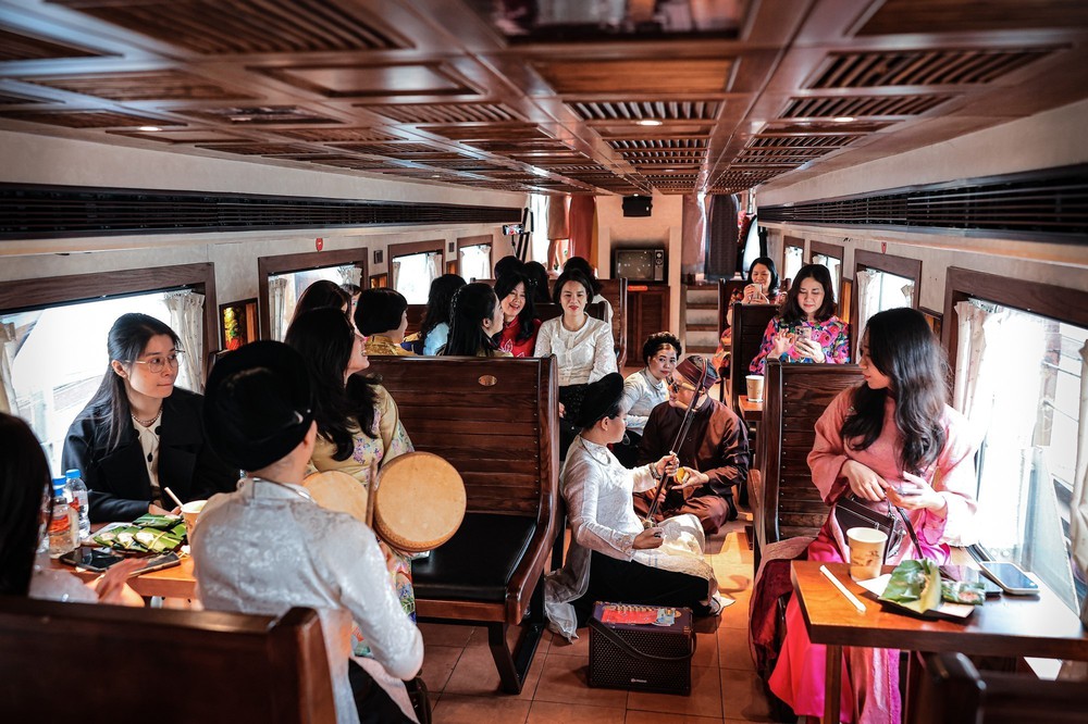 Phát triển con người từ chiều sâu văn hóa - Ảnh 5. Phát triển con người từ chiều sâu văn hóa - Ảnh 5.