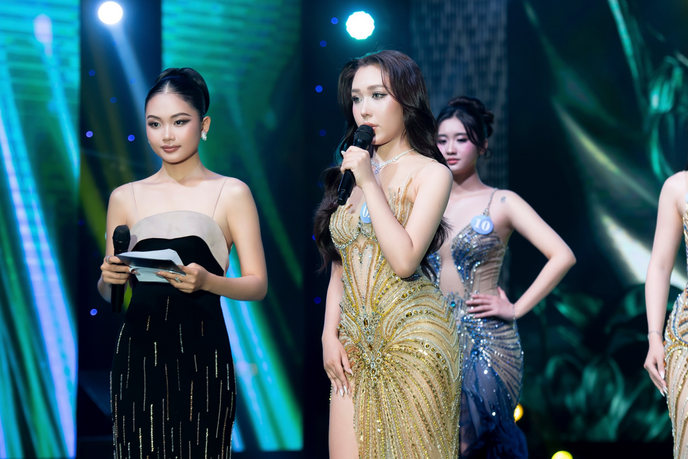 Á hậu Trần Thu Hằng muốn trở thành luật sư, cống hiến cho cộng đồng - Ảnh 2. Á hậu Trần Thu Hằng muốn trở thành luật sư, cống hiến cho cộng đồng - Ảnh 2.