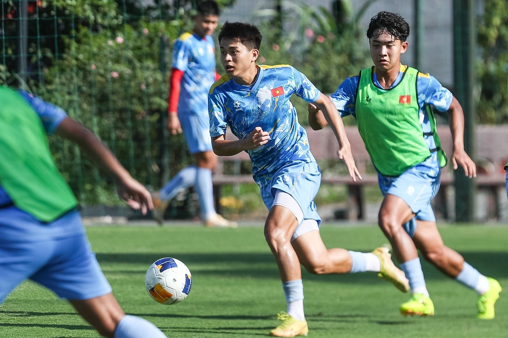 HLV Yutaka Ikeuchi: 'U19 Việt Nam chịu áp lực lớn' - Ảnh 2. HLV Yutaka Ikeuchi: 'U19 Việt Nam chịu áp lực lớn' - Ảnh 2.