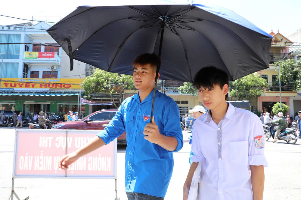 Thời tiết dịp thi tuyển vào lớp 10: Hà Nội không mưa, ngày nắng nóng - Ảnh 1. Thời tiết dịp thi tuyển vào lớp 10: Hà Nội không mưa, ngày nắng nóng - Ảnh 1.