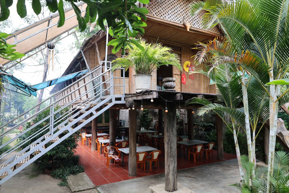 Nhà dài của người M'Nông vùng hồ Lắk (Đắk Lắk) - Ảnh 6. Nhà dài của người M'Nông vùng hồ Lắk (Đắk Lắk) - Ảnh 6.