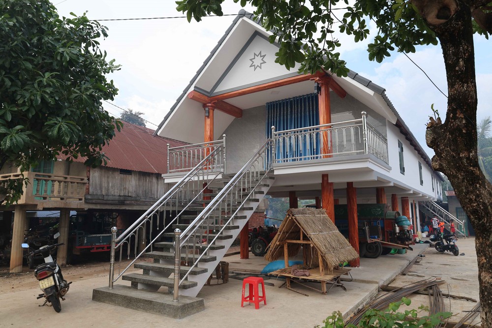 Nhà dài của người M'Nông vùng hồ Lắk (Đắk Lắk) - Ảnh 2. Nhà dài của người M'Nông vùng hồ Lắk (Đắk Lắk) - Ảnh 2.