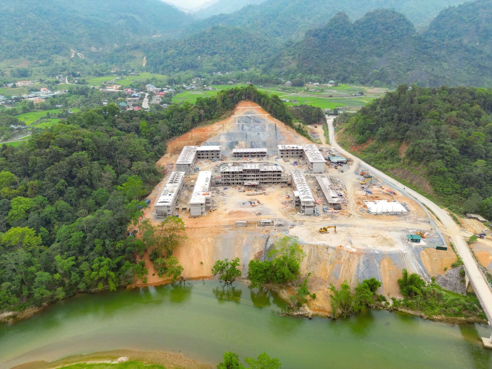 Triển khai “Chiến dịch 100 ngày đêm cao điểm” hoàn thành 100 trường nội trú các xã biên giới trước năm học 2026-2027 - Ảnh 1.