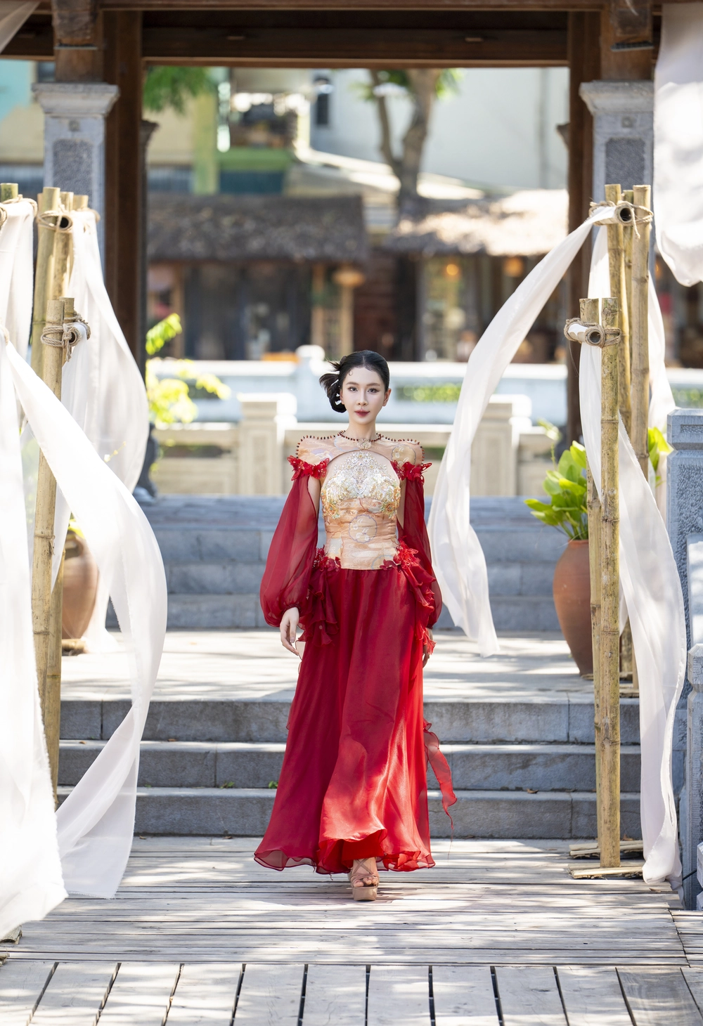 Triển lãm "Nét họa áo ta" tôn vinh vẻ đẹp áo dài và văn hoá Việt Nam - Ảnh 10. Triển lãm "Nét họa áo ta" tôn vinh vẻ đẹp áo dài và văn hoá Việt Nam - Ảnh 10.