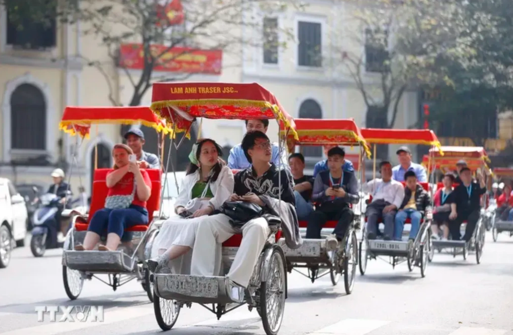 Du lịch Thủ đô 5 tháng đầu năm 2026: Chủ động bứt phá bằng sản phẩm mới trước áp lực toàn cầu - Ảnh 1. Du lịch Thủ đô 5 tháng đầu năm 2026: Chủ động bứt phá bằng sản phẩm mới trước áp lực toàn cầu - Ảnh 1.