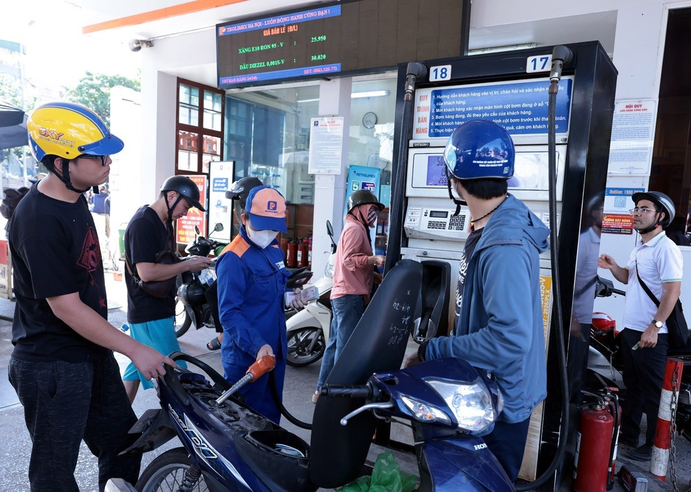 Thứ trưởng Bộ Công Thương: Xăng E10 không hạn chế quyền lựa chọn của người tiêu dùng - Ảnh 3. Thứ trưởng Bộ Công Thương: Xăng E10 không hạn chế quyền lựa chọn của người tiêu dùng - Ảnh 3.