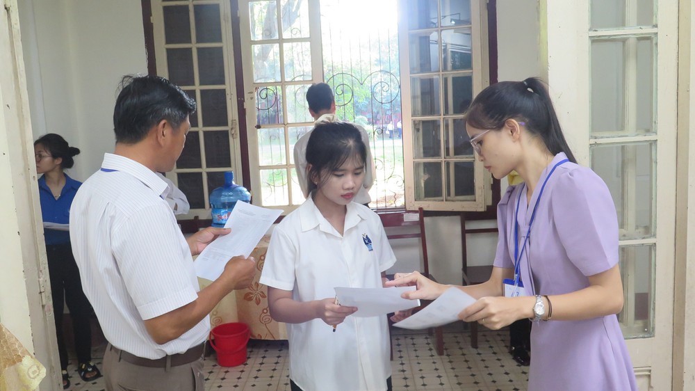Bảo đảm kỳ thi tốt nghiệp trung học phổ thông và năm học 2026-2027 diễn ra an toàn, chất lượng - Ảnh 1. Bảo đảm kỳ thi tốt nghiệp trung học phổ thông và năm học 2026-2027 diễn ra an toàn, chất lượng - Ảnh 1.