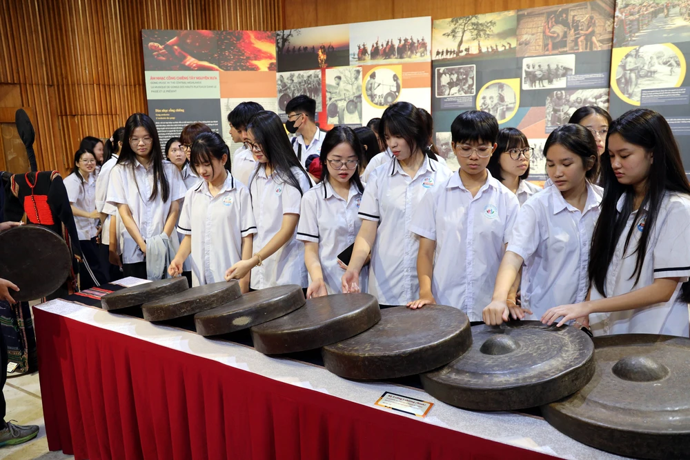 Đưa văn hóa cồng chiêng Tây Nguyên đến với đất mỏ - Ảnh 5. Đưa văn hóa cồng chiêng Tây Nguyên đến với đất mỏ - Ảnh 5.