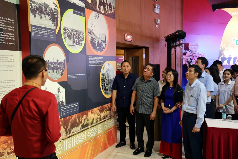Đưa văn hóa cồng chiêng Tây Nguyên đến với đất mỏ - Ảnh 4. Đưa văn hóa cồng chiêng Tây Nguyên đến với đất mỏ - Ảnh 4.