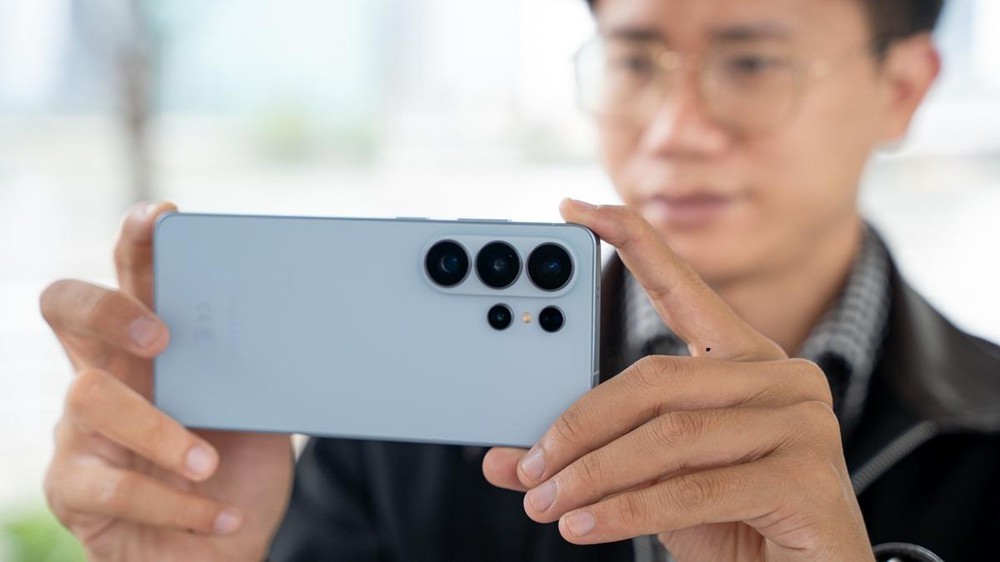 Đặt S24 Ultra cạnh S26 Ultra: Khoảng cách 2 thế hệ có khiến S24 Ultra "đuối sức"? - Ảnh 4. Đặt S24 Ultra cạnh S26 Ultra: Khoảng cách 2 thế hệ có khiến S24 Ultra "đuối sức"? - Ảnh 4.