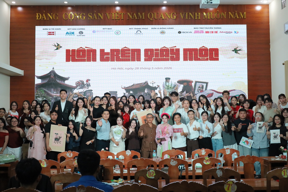 Người trẻ “đánh thức” tranh Đông Hồ bằng công nghệ và sáng tạo mới - Ảnh 5. Người trẻ “đánh thức” tranh Đông Hồ bằng công nghệ và sáng tạo mới - Ảnh 5.
