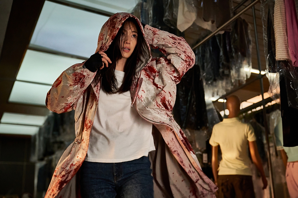 Jun Ji Hyun: "Tôi muốn sống với những vai diễn của hiện tại" - Ảnh 2.