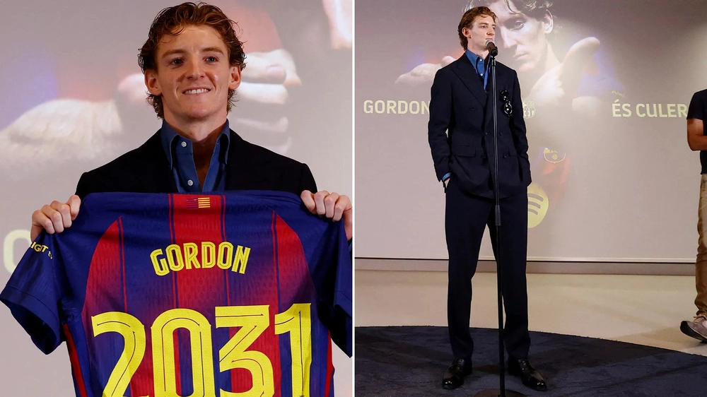 Anthony Gordon ra mắt Barcelona sau thương vụ trị giá 70 triệu euro - Ảnh 1. Anthony Gordon ra mắt Barcelona sau thương vụ trị giá 70 triệu euro - Ảnh 1.