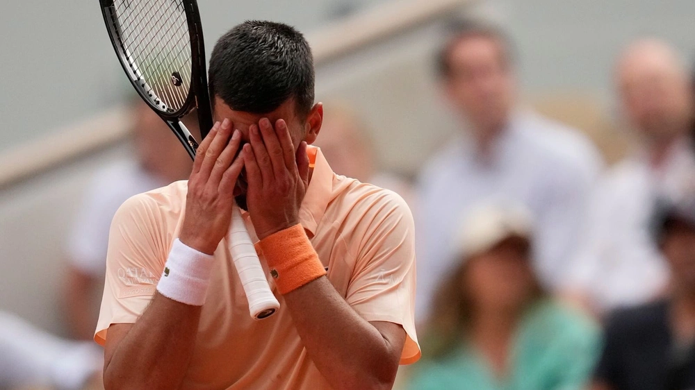 Tay vợt 19 tuổi loại Djokovic khỏi Pháp mở rộng 2026 - Ảnh 1. Tay vợt 19 tuổi loại Djokovic khỏi Pháp mở rộng 2026 - Ảnh 1.