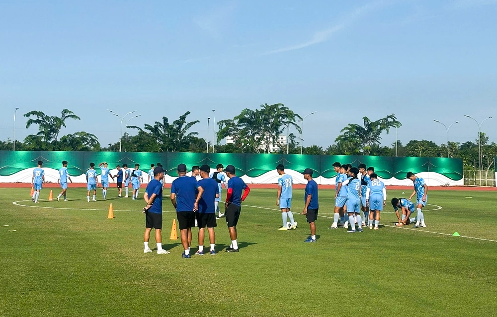 U19 Việt Nam hối hả chuẩn bị cho trận ra quân tại giải Đông Nam Á - Ảnh 1.