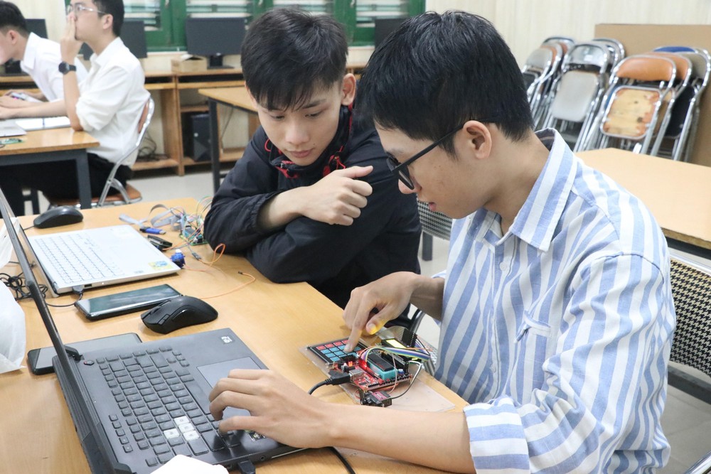 Trí thức kiều bào kỳ vọng vào đột phá hợp tác công nghệ Việt Nam - Singapore - Ảnh 4. Trí thức kiều bào kỳ vọng vào đột phá hợp tác công nghệ Việt Nam - Singapore - Ảnh 4.