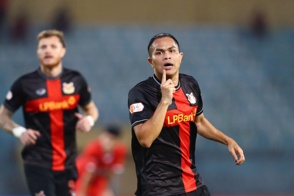 Thể Công Viettel và Ninh Bình cầm chân nhau trong cuộc đua tranh top 2 V-League - Ảnh 2.