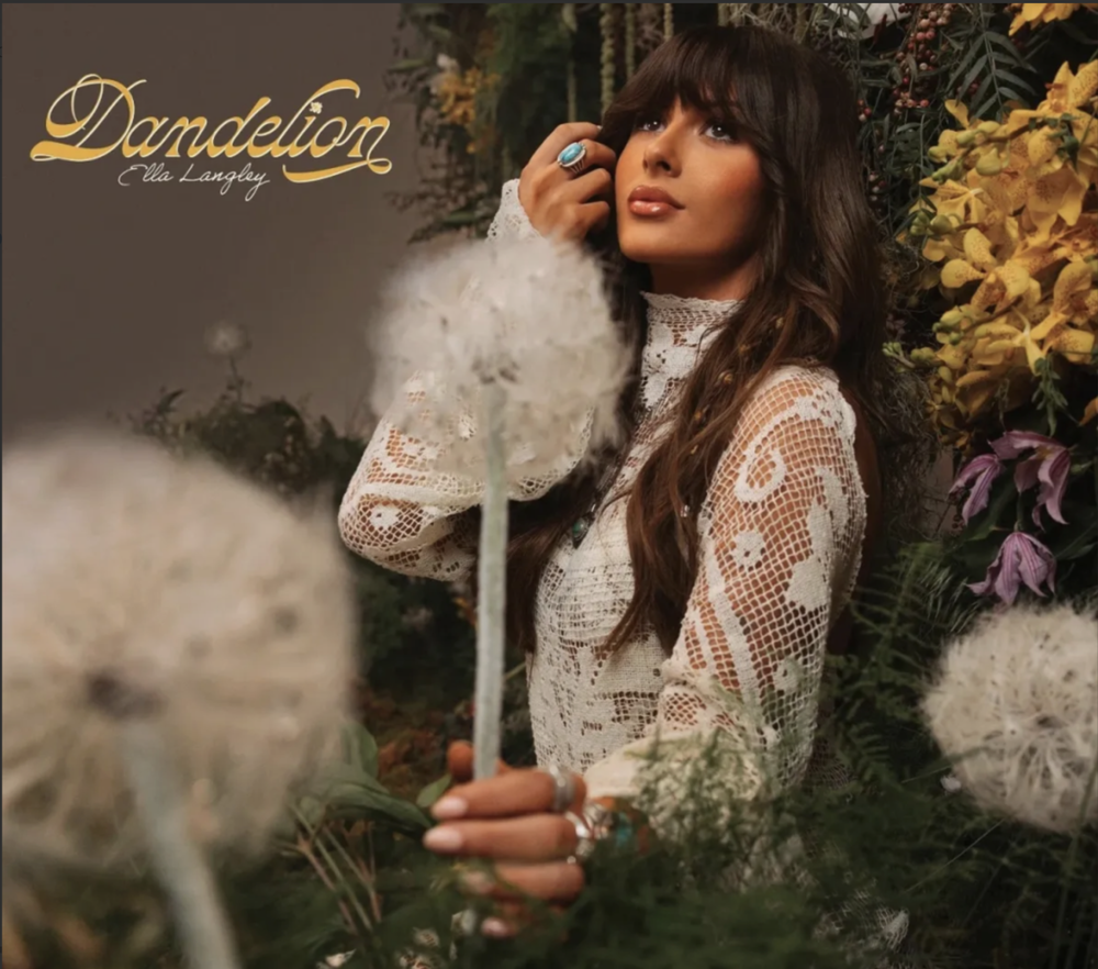 Album "Dandelion" của Ella Langley: Hãy sống mạnh mẽ như cây bồ công anh - Ảnh 1.