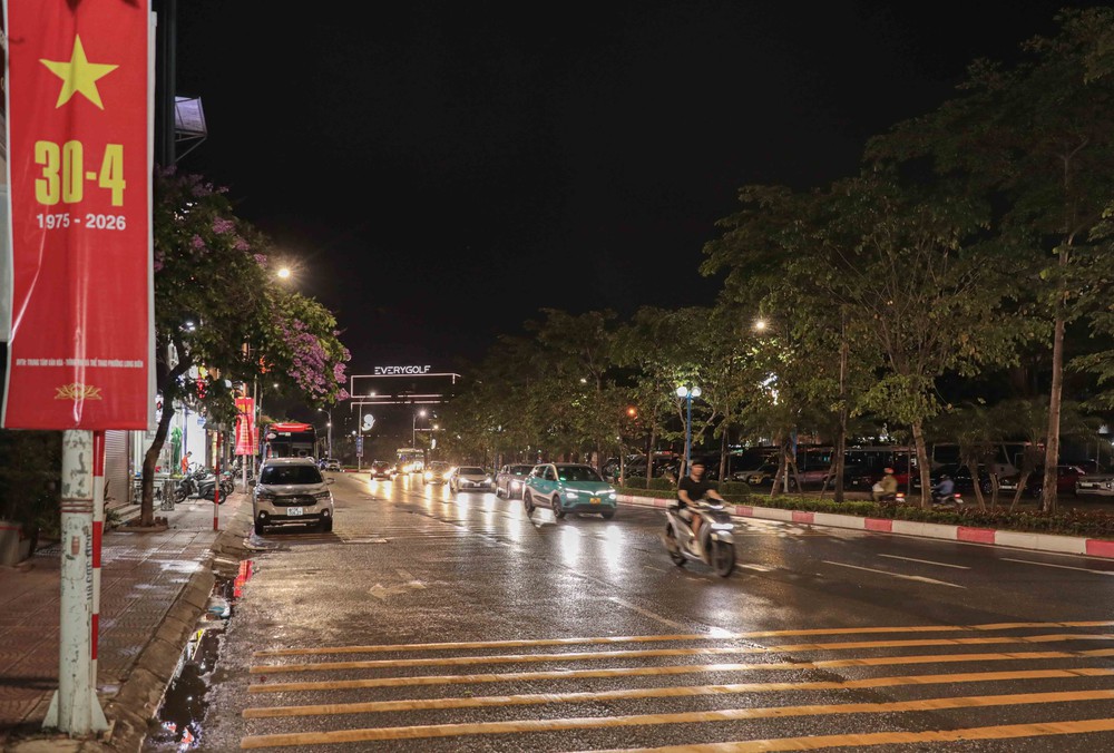 Bí thư Thành ủy Hà Nội yêu cầu đẩy nhanh tiến độ các dự án trọng điểm trước mùa mưa - Ảnh 2.