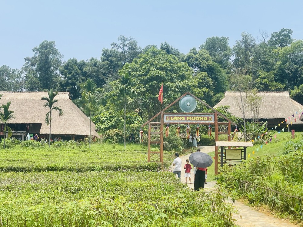 Du lịch tăng trưởng mạnh trong dịp nghỉ lễ Giỗ Tổ Hùng Vương và 30/4-1/5 - Ảnh 2.