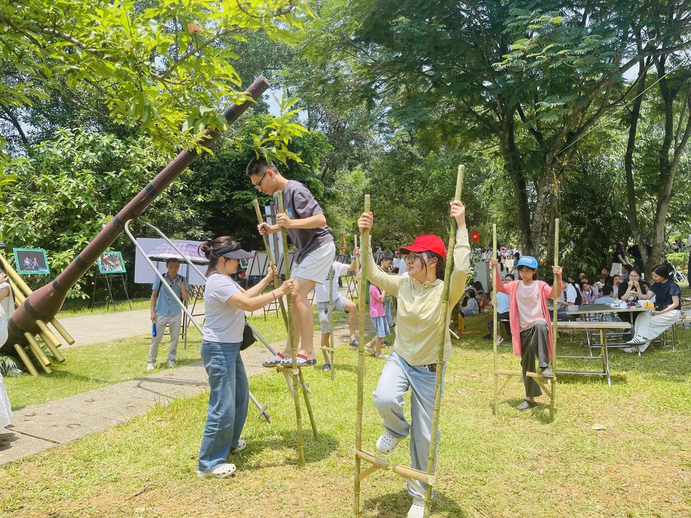 Du lịch tăng trưởng mạnh trong dịp nghỉ lễ Giỗ Tổ Hùng Vương và 30/4-1/5 - Ảnh 1.