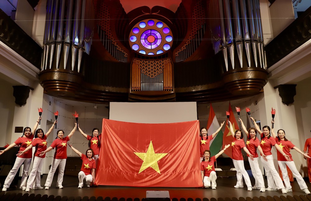 136 năm Ngày sinh Chủ tịch Hồ Chí Minh: Lan tỏa giá trị của Tư tưởng Hồ Chí Minh về đoàn kết quốc tế - Ảnh 3.