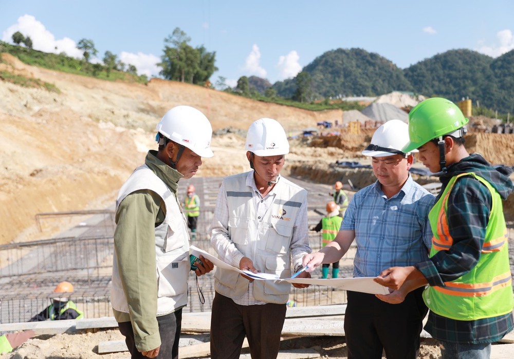 Quyết tâm đưa các công trình trường nội trú liên cấp về đích trước hạn - Ảnh 3.