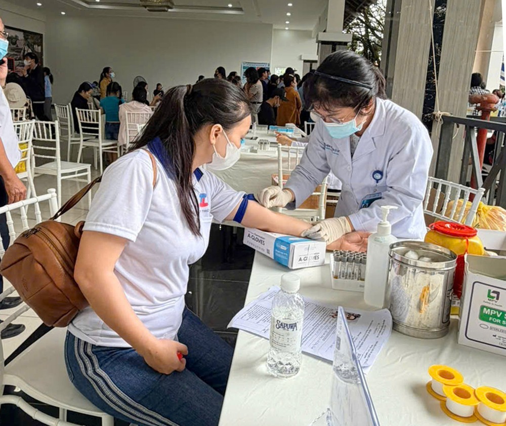 Thành phố Hồ Chí Minh phát động chương trình khám sức khỏe cho 1 triệu người lao động - Ảnh 1.