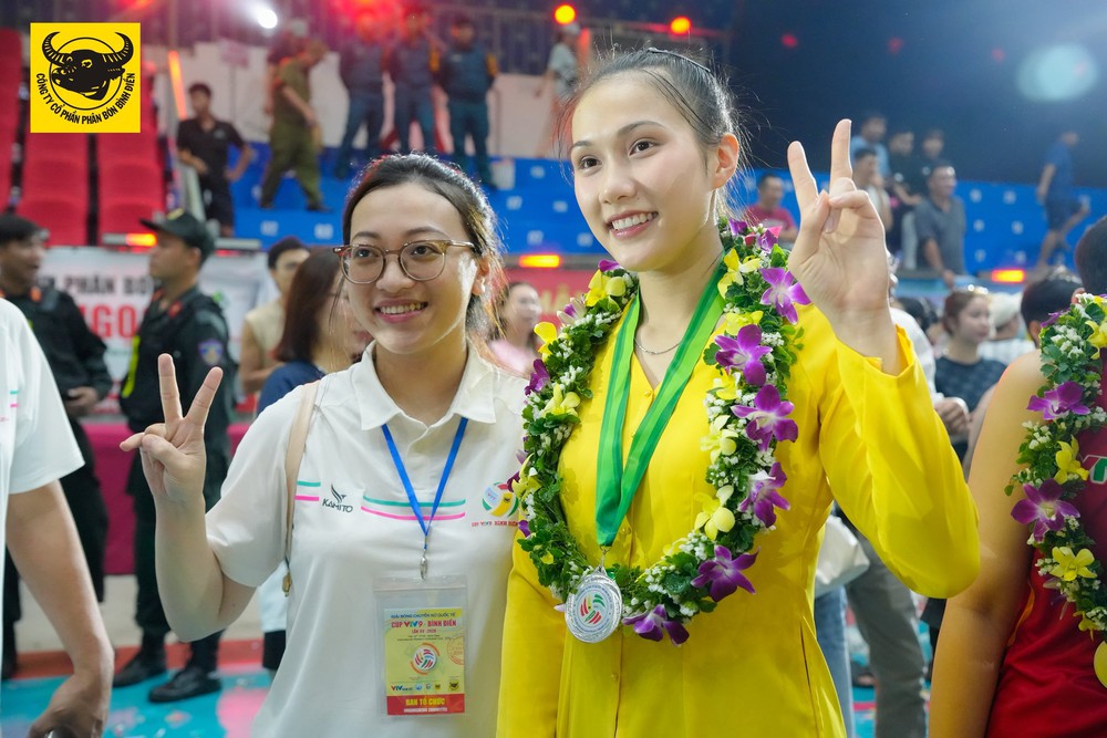 Tin nóng thể thao tối 31/5: Hot girl bóng chuyền Việt Nam được truyền thông Trung Quốc khen ngợi - Ảnh 1. Tin nóng thể thao tối 31/5: Hot girl bóng chuyền Việt Nam được truyền thông Trung Quốc khen ngợi - Ảnh 1.