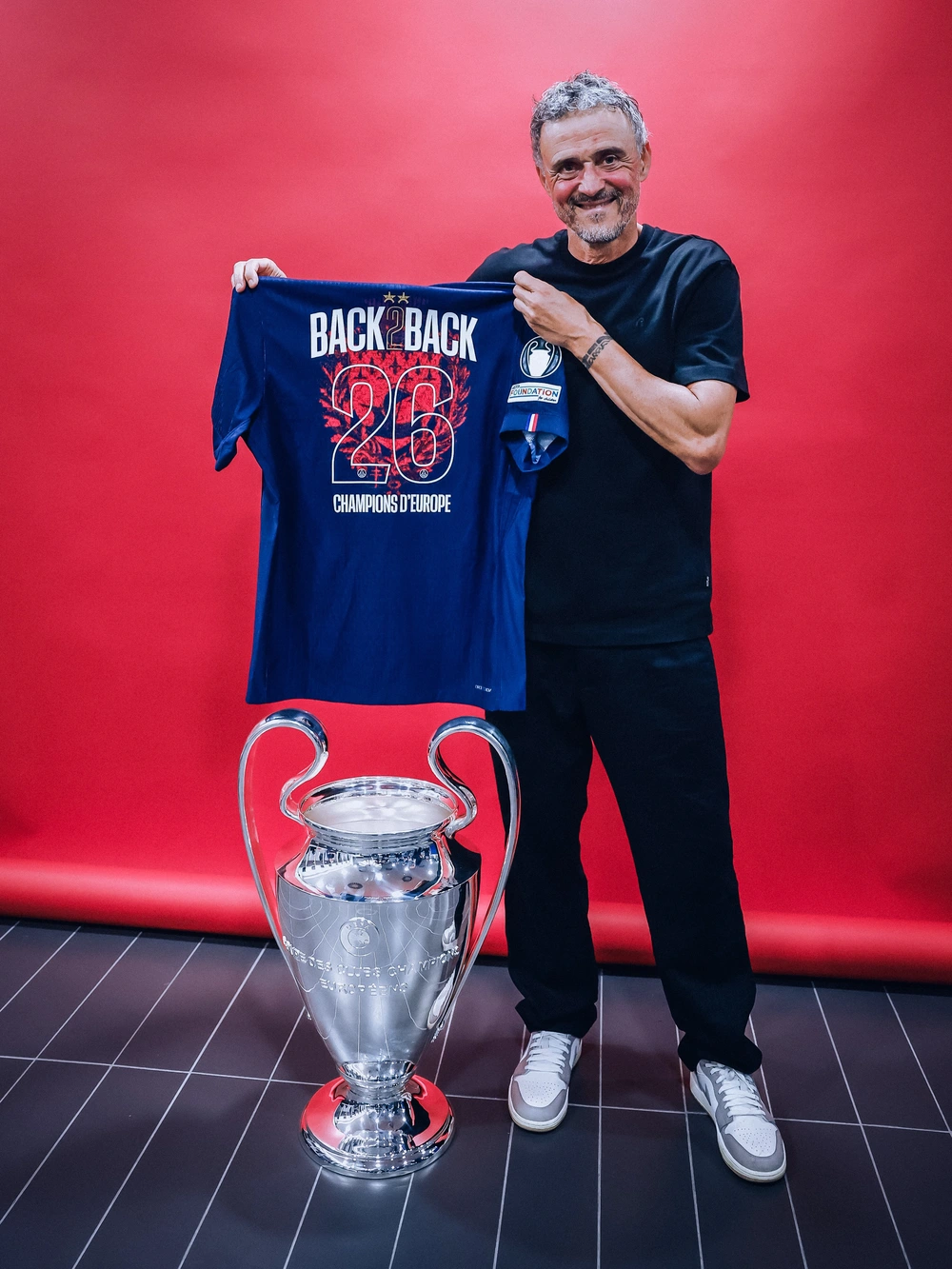 PSG bảo vệ thành công ngai vàng Champions League: Chân mệnh thiên tử Luis Enrique - Ảnh 1. PSG bảo vệ thành công ngai vàng Champions League: Chân mệnh thiên tử Luis Enrique - Ảnh 1.