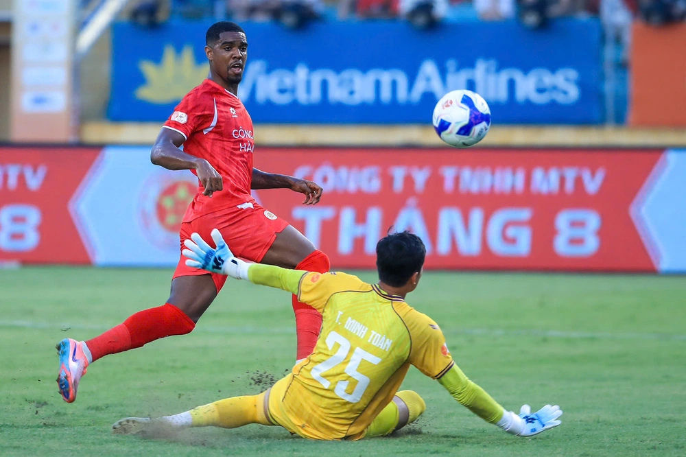 V-League vòng 25: Cuộc đua trụ hạng quá hấp dẫn, hứa hẹn đầy kịch tính đến vòng cuối cùng - Ảnh 1.