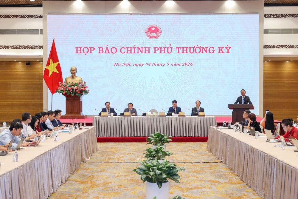 Họp báo Chính phủ thường kỳ: Thống nhất một bộ sách giáo khoa từ năm học 2026-2027 - Ảnh 1.