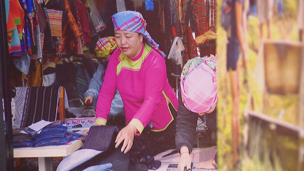 Những người phụ nữ 'dệt khát vọng' ở thung lũng Mường Hoa - Ảnh 1.