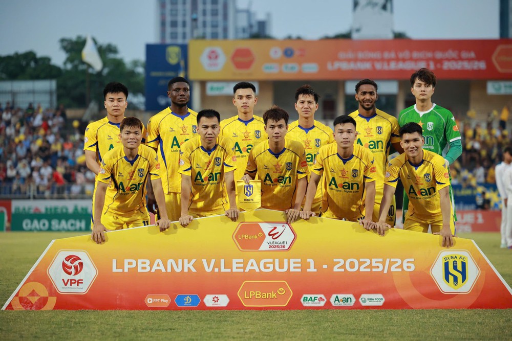 Tin nóng bóng đá Việt hôm nay 5/5: U17 Việt Nam được khen; HLV Chu Đình Nghiêm thay đổi nhiệm vụ - Ảnh 3.