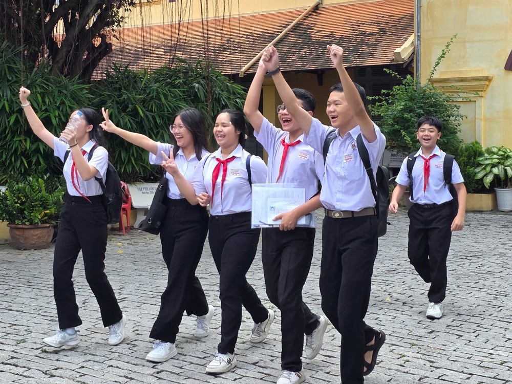 Thành phố Hồ Chí Minh: Gần 90% học sinh lớp 9 đăng ký thi tuyển lớp 10 trung học phổ thông công lập - Ảnh 2.